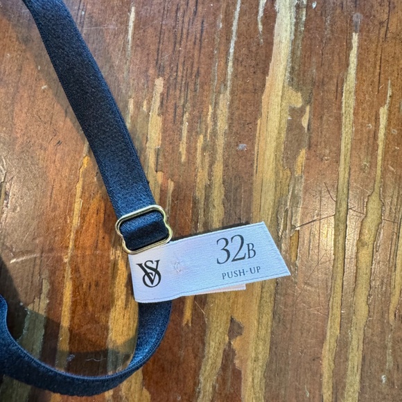 Victoria's Secret Lingerie - Picture 3 of 12